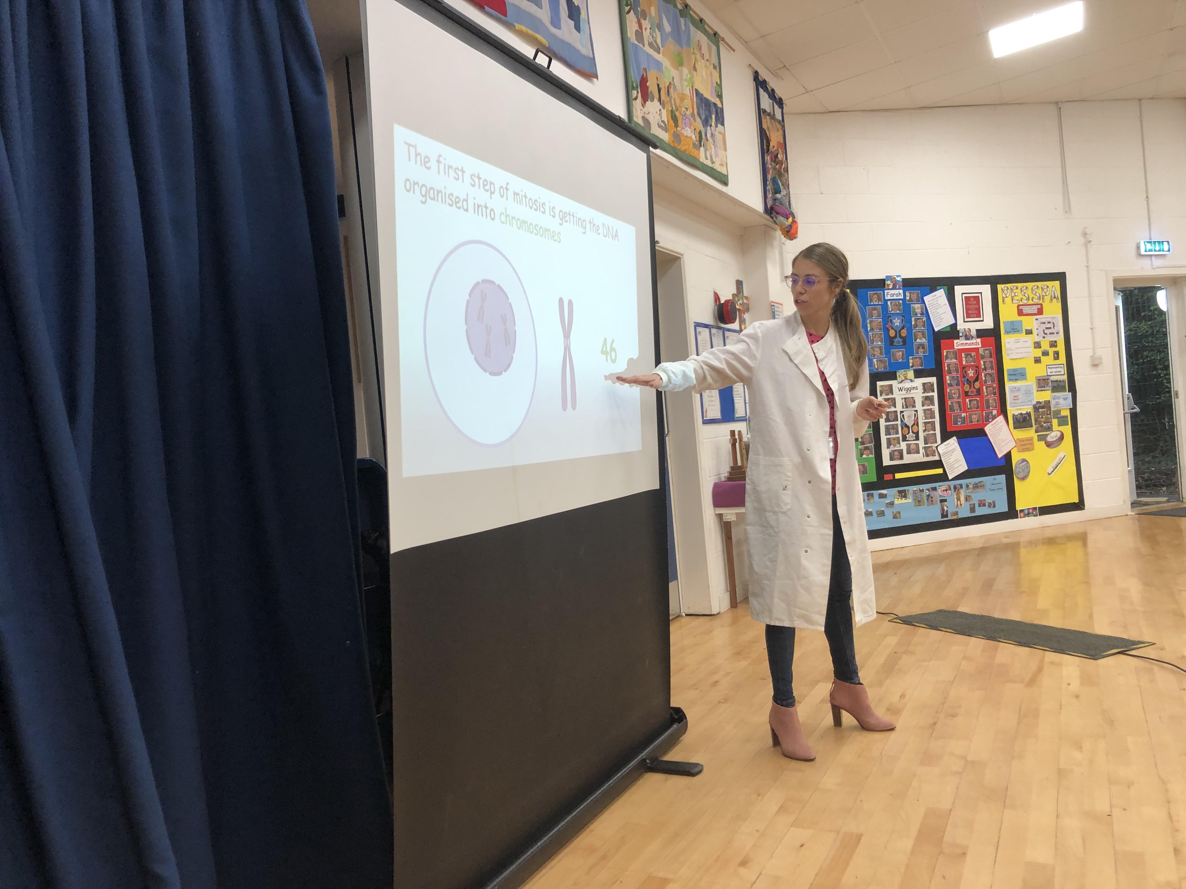 Dr Adelina talks to Dry Drayton about Cell Biology